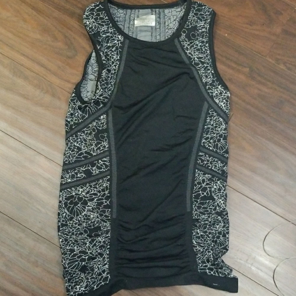 Athleta sleeveless scrunch tight tank too sz Small